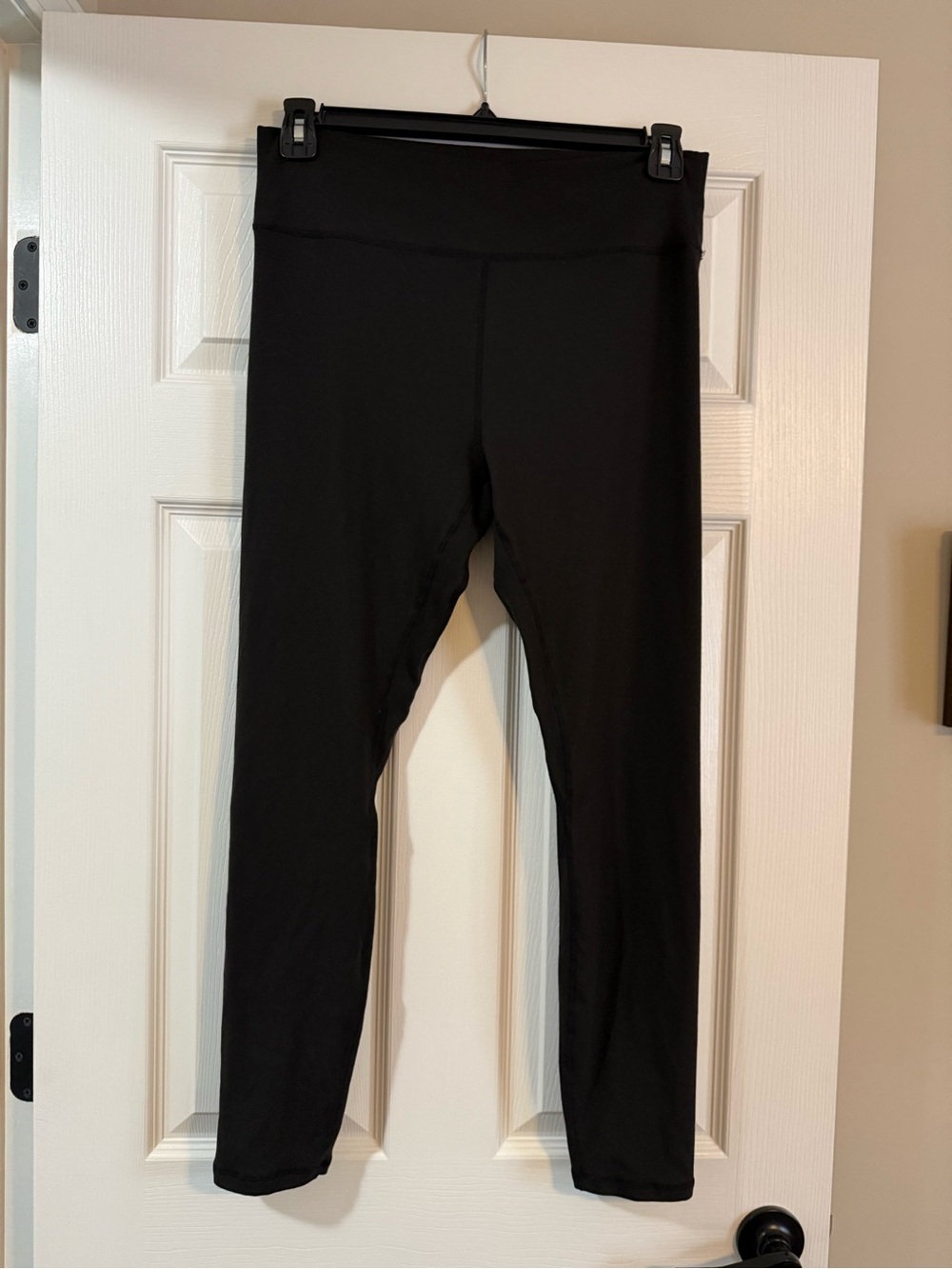 Pink Lily Black Leggings